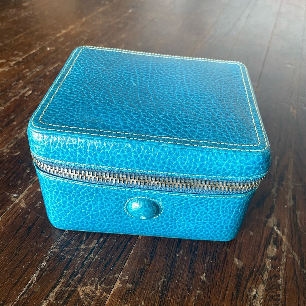 Blue travel leather jewelry box by Tusk